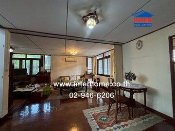 Detached house + office, 225 sq.wah. Located on Soi Tesaban Nimit Tai Soi 1, Tesaban Songkhro Road, Tesaban Nimit Tai Road, Chatuchak District