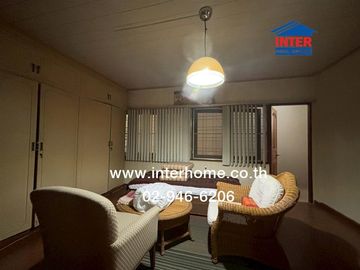 Detached house + office, 225 sq.wah. Located on Soi Tesaban Nimit Tai Soi 1, Tesaban Songkhro Road, Tesaban Nimit Tai Road, Chatuchak District