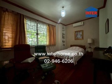 Detached house + office, 225 sq.wah. Located on Soi Tesaban Nimit Tai Soi 1, Tesaban Songkhro Road, Tesaban Nimit Tai Road, Chatuchak District