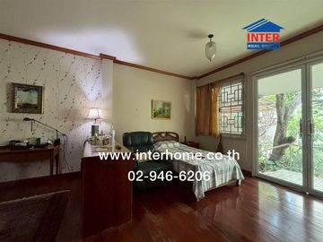 Detached house + office, 225 sq.wah. Located on Soi Tesaban Nimit Tai Soi 1, Tesaban Songkhro Road, Tesaban Nimit Tai Road, Chatuchak District
