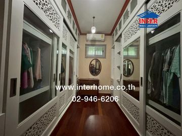 Detached house + office, 225 sq.wah. Located on Soi Tesaban Nimit Tai Soi 1, Tesaban Songkhro Road, Tesaban Nimit Tai Road, Chatuchak District