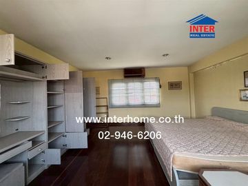Detached house + office, 225 sq.wah. Located on Soi Tesaban Nimit Tai Soi 1, Tesaban Songkhro Road, Tesaban Nimit Tai Road, Chatuchak District