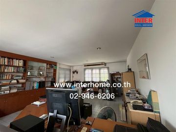 Detached house + office, 225 sq.wah. Located on Soi Tesaban Nimit Tai Soi 1, Tesaban Songkhro Road, Tesaban Nimit Tai Road, Chatuchak District