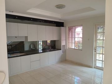 Dijual Rumah di Gading Grande, Kelapa Gading, Jakarta Utara