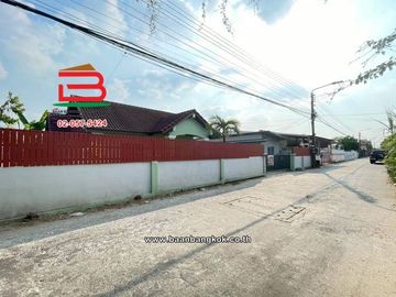 บ้านเดี่ยว เนื้อที่ 60 ตร.ว. ซอยไสวประชาราษฎร์ 17 (ใกล้ตลาดเอซีคลอง 4) ตำบลลาดสวาย อำเภอลำลูกกา ปทุมธานี