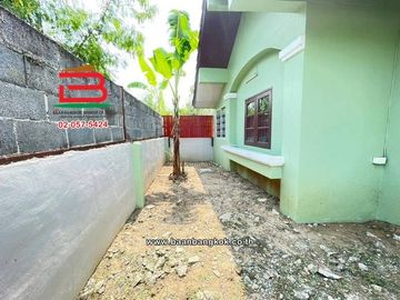 บ้านเดี่ยว เนื้อที่ 60 ตร.ว. ซอยไสวประชาราษฎร์ 17 (ใกล้ตลาดเอซีคลอง 4) ตำบลลาดสวาย อำเภอลำลูกกา ปทุมธานี