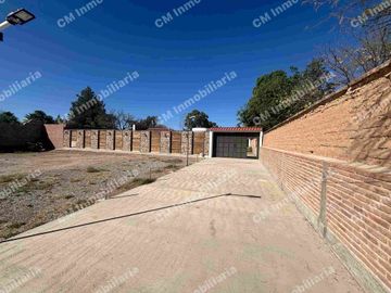 Salón con palapa y alberca en VENTA