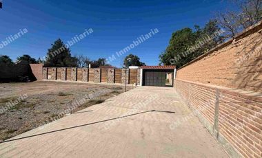 Salón con palapa y alberca en VENTA