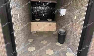 Salón con palapa y alberca en VENTA