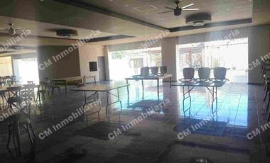 Salón con palapa y alberca en VENTA