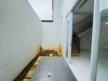 Rumah Siap Huni Dalam Townhouse Dekat Pintu Tol Kukusan Beji Depok
