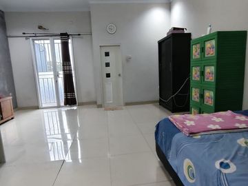 Rumah 3 Lantai Dekat Akses Tol & KRL di Cluster Taman Royal 1