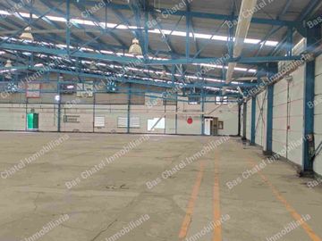 Nave en Renta dentro de Parque Industrial con Vigilancia desde  1652M2 hasta 2200 M2  Transformador Instalado