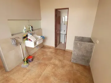 VENTA DE DEPARTAMENTO TIPO CASA DE CUATRO NIVELES EN SANTA PATRICIA - LA MOLINA