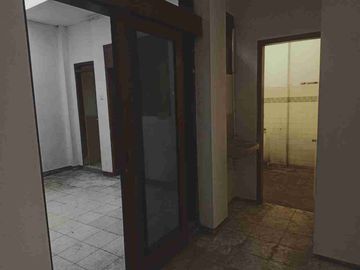 Rumah dan Ruang Usaha Strategis di Jalan Piere Tendean, Nusukan, Banjarsari Solo.