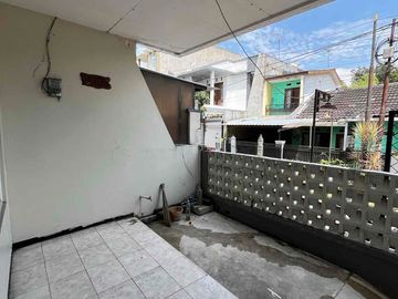 Rumah 2 lantai tengah kota di Sulfat Malang
