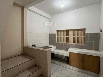 Rumah 2 lantai tengah kota di Sulfat Malang