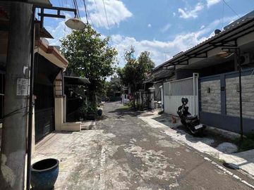 Rumah 2 lantai tengah kota di Sulfat Malang