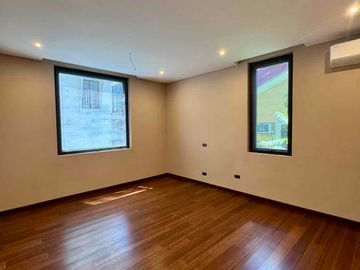 TAHANAN VILLAGE PARANAQUE BRAND NEW HOUSE AND LOT FOR SALE