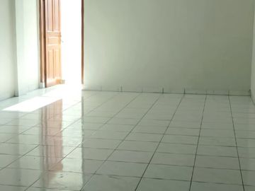 Ruko 3 Lantai Baru Renov Dekat Monginsidi dan Veteran