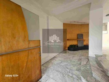 Venta de Casa amplia y luminosa de 4 dormitorios, Sector Quito Tenis, Quito, Ecuador