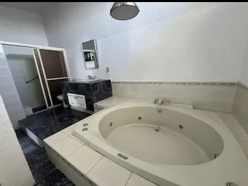 Hermosa Casa en Fraccionamiento Cerrado.