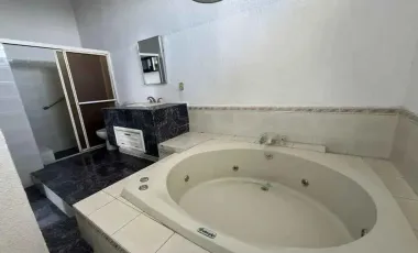 Hermosa Casa en Fraccionamiento Cerrado.