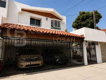 Casa en Venta Miguel S. Macedo, Ciudad Satélite