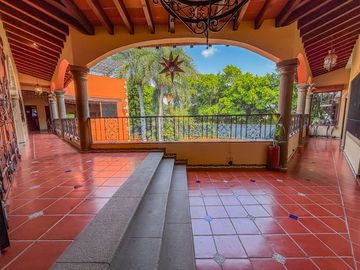 CASA CON ALBERCA, ÁREAS DE JUEGOS Y POTENCIAL AIRBNB EN ACAPANTZINGO, CUERNAVACA