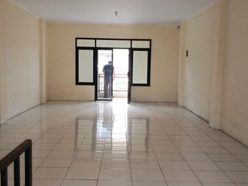 Dijual Cepat Ruko 3 1/2 lantai ada Rooftoop di Tole Iskandar simpangan Depok