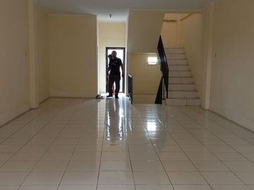 Dijual Cepat Ruko 3 1/2 lantai ada Rooftoop di Tole Iskandar simpangan Depok
