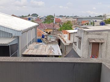 Dijual Cepat Ruko 3 1/2 lantai ada Rooftoop di Tole Iskandar simpangan Depok