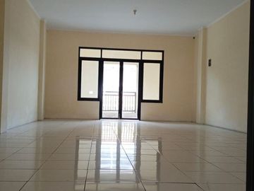 Dijual Cepat Ruko 3 1/2 lantai ada Rooftoop di Tole Iskandar simpangan Depok