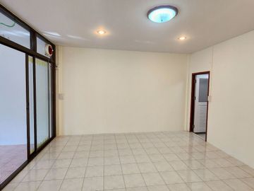 95639 - ขายบ้านชั้นเดียวหลังมุมเพิ่งรีโนเวทใหม่ อำเภอเมืองเพชรบุรี