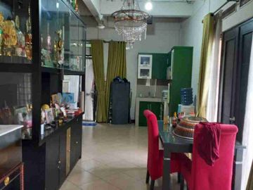 Rumah Siap Huni di dekat Perumahan elit di Villa Cinere Mas