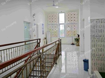 DIJUAL KLINIK KECANTIKAN, GIGI DAN UMUM, AKTIF OPERASIONAL KENDAL JAWATENGAH