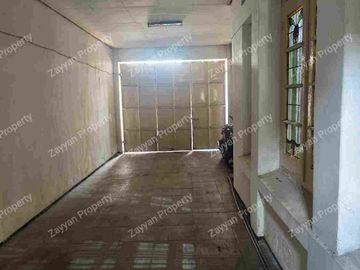 Rumah Area Komersial WR Supratman Surabaya