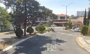 CASA EN REMATE EN PARQUE DE CÁDIZ 129 EN PARQUES DE LA HERRADURA, NAUCALPAN, EDO DE MEX