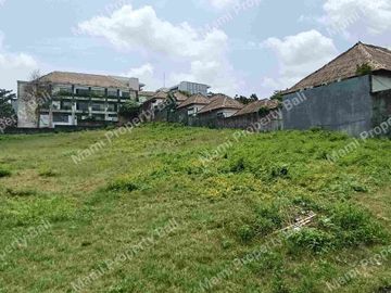 Tanah pinggir jalan utama Nusa Dua