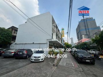 Three-story commercial building, 13 square wah (approximately 212 square meters), located at the entrance of Soi Charoen Rat 17, near Icon Siam, Charo