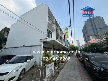 Three-story commercial building, 13 square wah (approximately 212 square meters), located at the entrance of Soi Charoen Rat 17, near Icon Siam, Charo