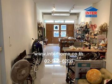 Three-story commercial building, 13 square wah (approximately 212 square meters), located at the entrance of Soi Charoen Rat 17, near Icon Siam, Charo