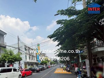 Three-story commercial building, 13 square wah (approximately 212 square meters), located at the entrance of Soi Charoen Rat 17, near Icon Siam, Charo