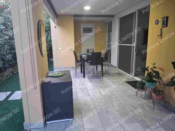 se vende casa en el castillo- vía cali Jamundí