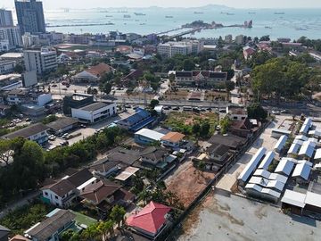 Vacant land for sale in a residential area, opposite the Sriracha District Office, Chonburi.