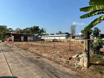 Vacant land for sale in a residential area, opposite the Sriracha District Office, Chonburi.