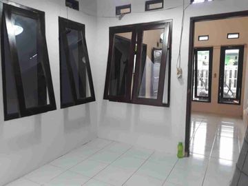 Rumah siap huni di Taman sumber Indah