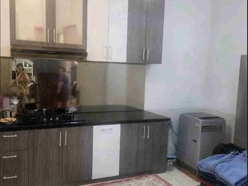 Rumah 2.5Lantai Full Renovasi & Furnished Lokasi Strategis & Harga Worth it