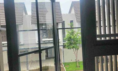 DIJUAL CEPAT dan MURAH rumah SIAP PAKAI di AMESTA SURABAYA