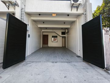 For Sale 3 Storey 3 Bedroom Townhouse Located in New Zañiga Mandaluyong w/ 2 Carport-JV2
